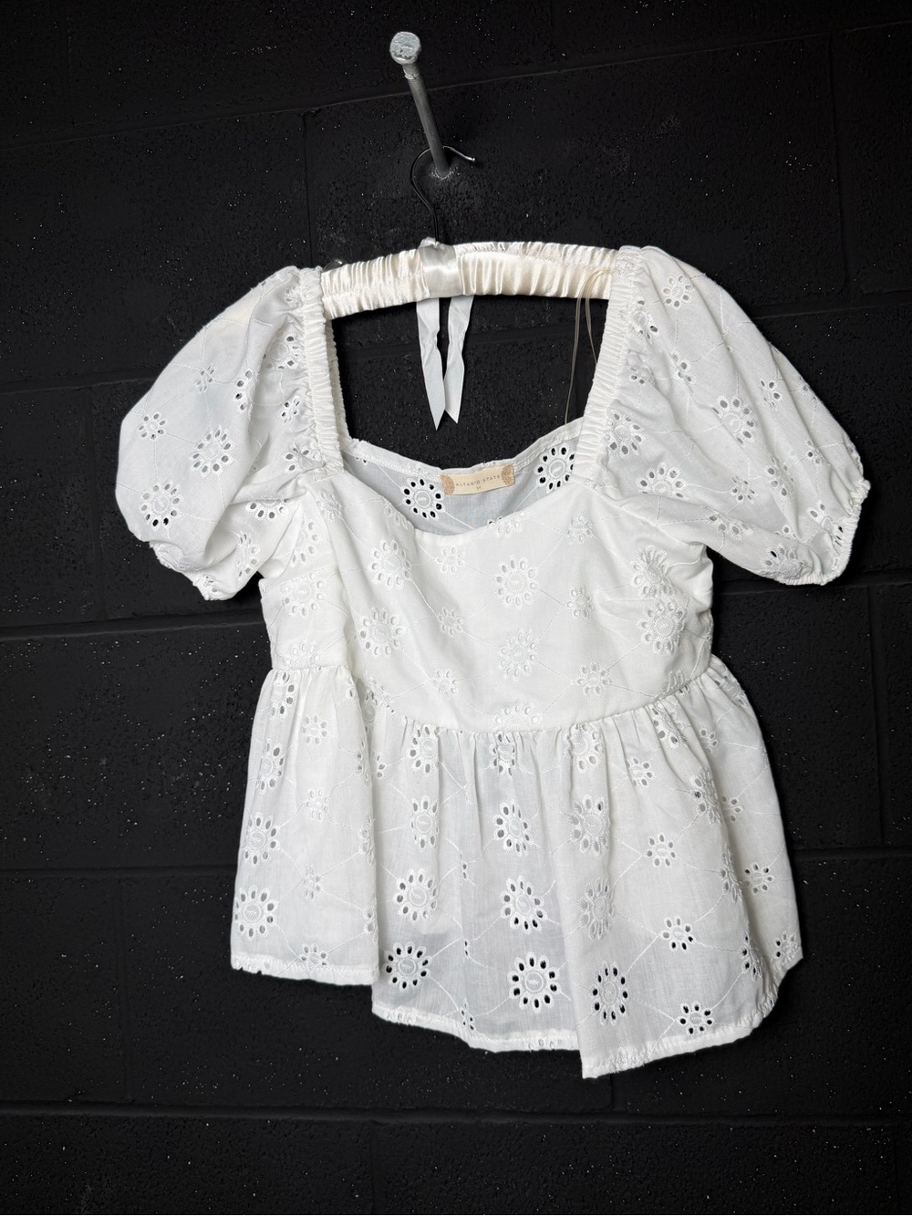 Babydoll Style- Altar'd State White Eyelet Peasant Puff Sleeve Top Medium - Picture 3 of 11